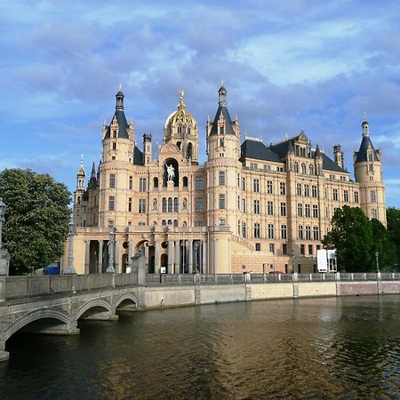 Gasthof Zur Guten Quelle Schwerin  Extérieur photo